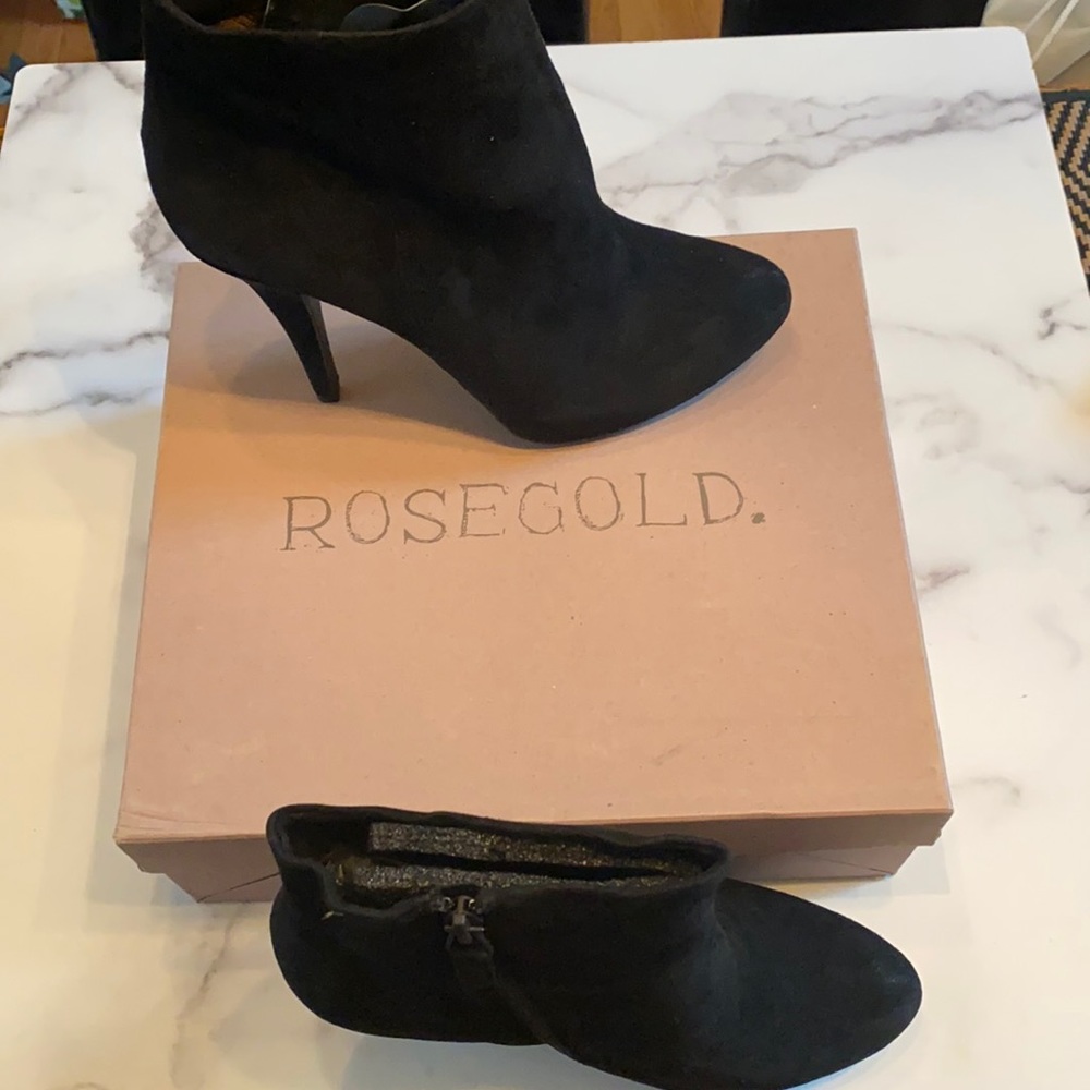 Rosegold Melly Black Suede Platform Bootie Size 9